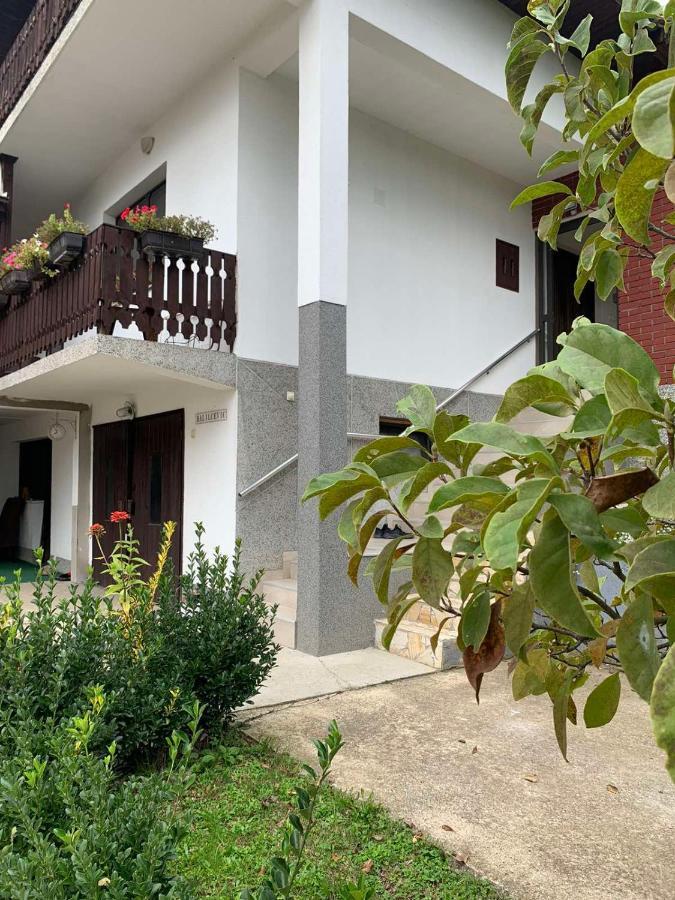 Guest House Husejn Dubrave Gornje Esterno foto